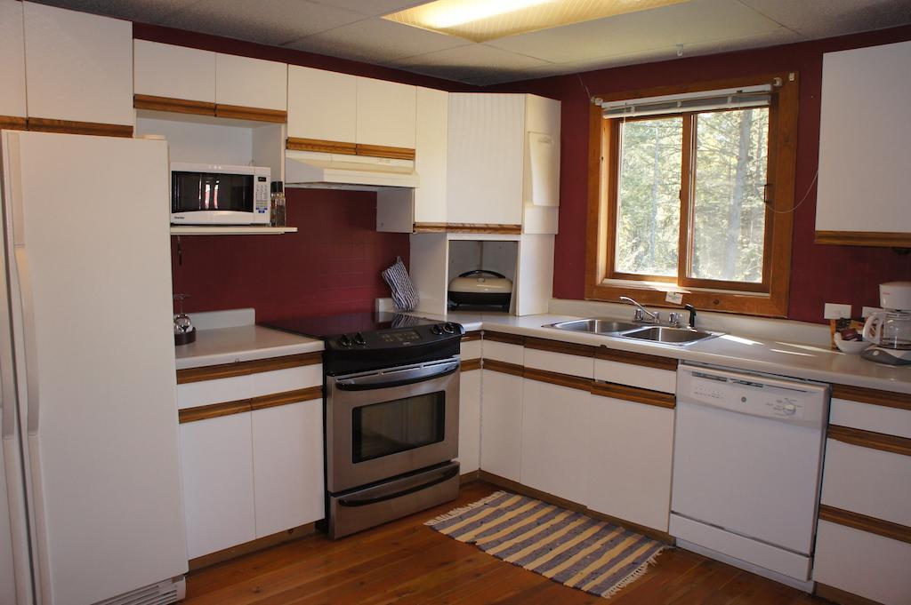 Fairmont Mountain Bungalows Fairmont Hot Springs Room photo