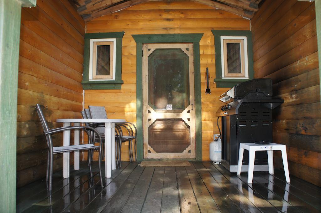 Fairmont Mountain Bungalows Fairmont Hot Springs Room photo