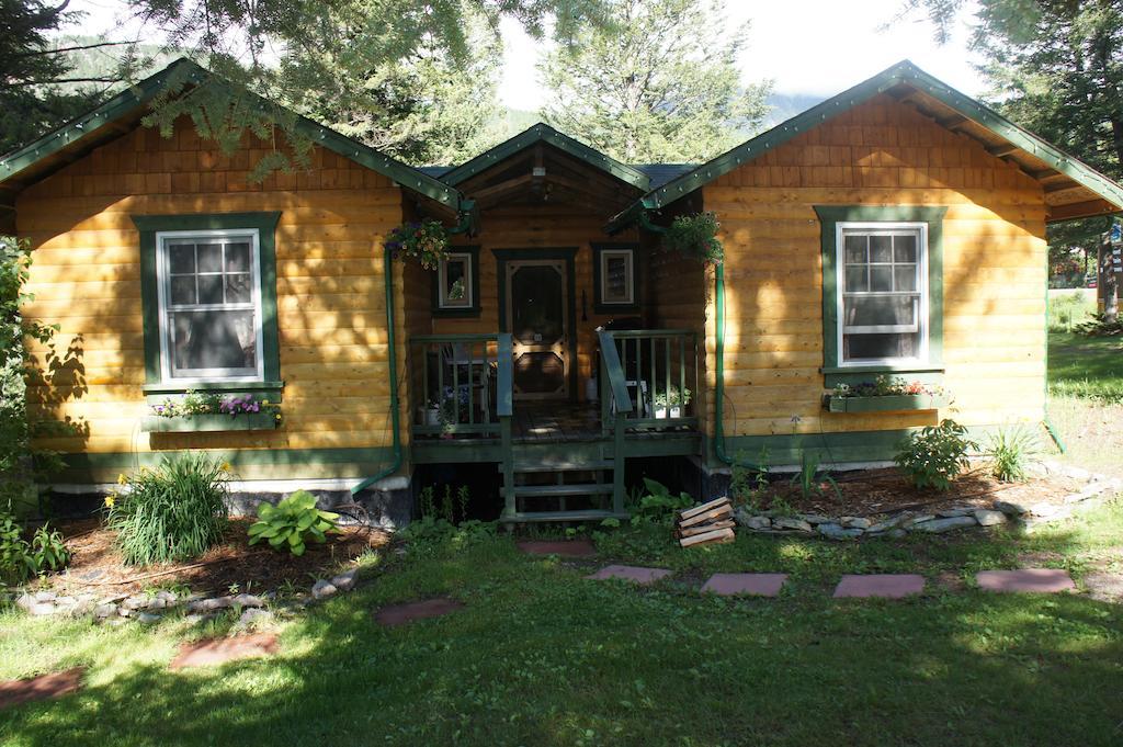 Fairmont Mountain Bungalows Fairmont Hot Springs Room photo